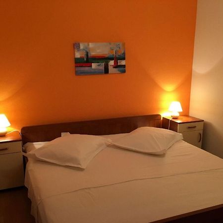 Apartments Antisa - With Playground Tucepi Luaran gambar