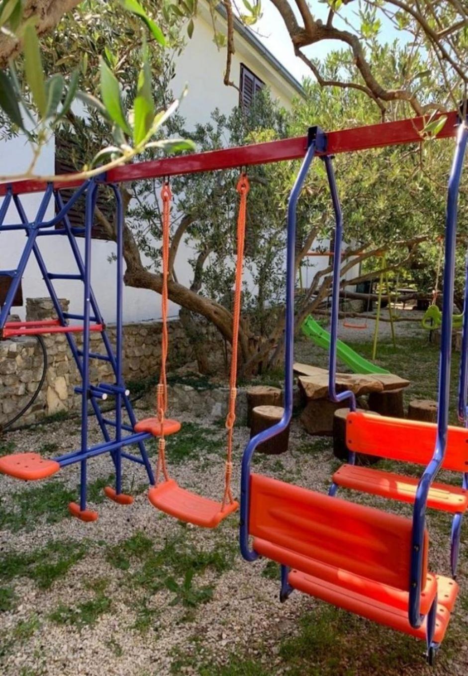 Apartments Antisa - With Playground Tucepi Luaran gambar