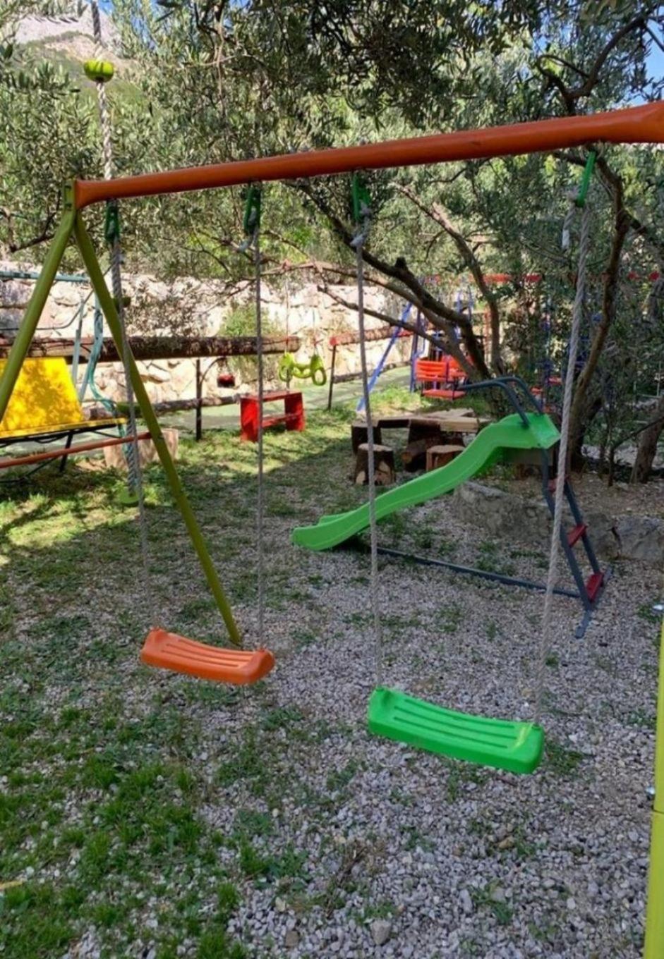Apartments Antisa - With Playground Tucepi Luaran gambar