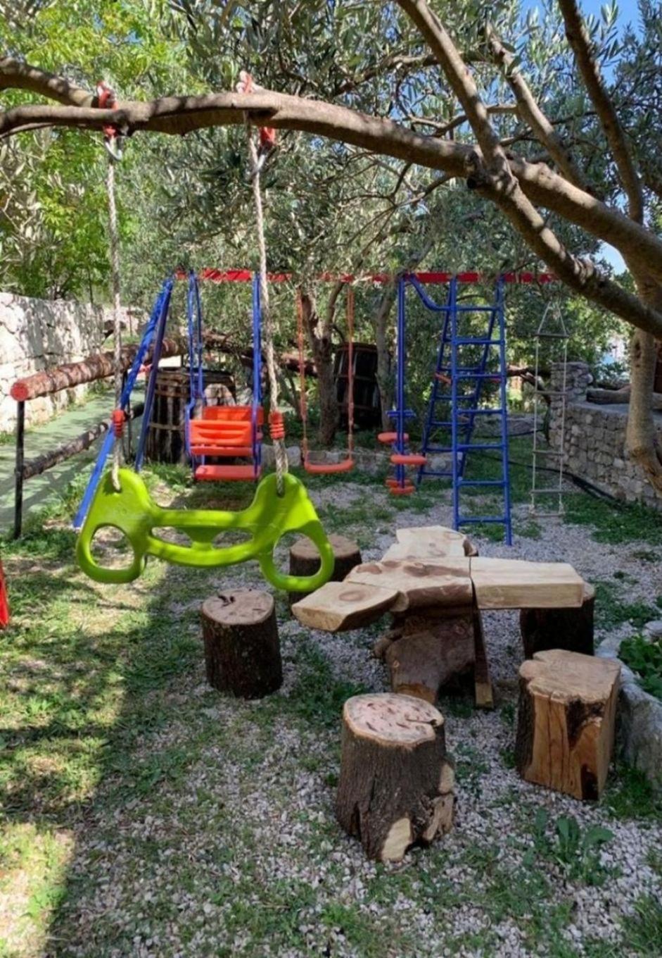 Apartments Antisa - With Playground Tucepi Luaran gambar